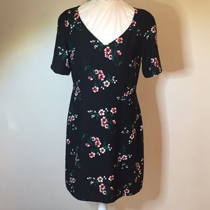 NWT. DRAPER JAMES Floral V-neck Dress